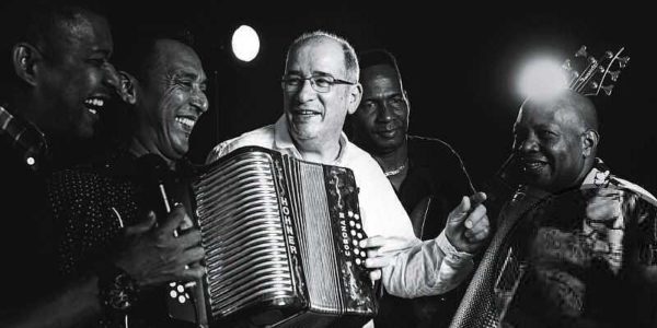 Las tres personas más saludadas en canciones de vallenato