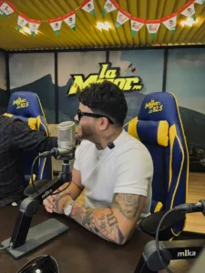 Aniel Velásquez no quiere ponerle fronteras a su música Monterrey🇲🇽 recibe a “KAIROS 10-08” su más reciente producción. 1